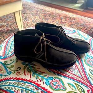 Men’s brown Suede genuine POLO boots. Size 9, very little wear.